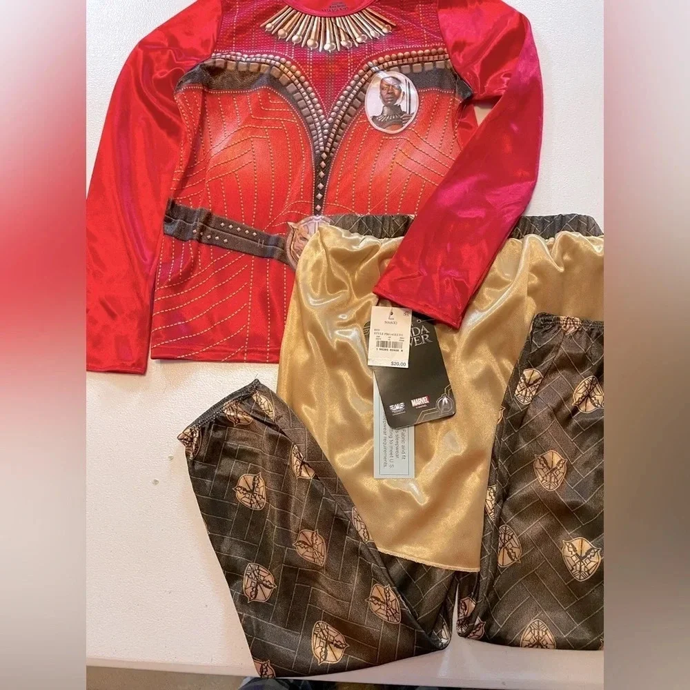 Marvel NWT 6 Black Panther 2pc costume. L/S, elastic waist & pant hem. Red, gold